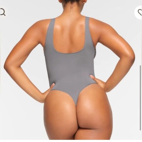 Skims soft smoothing seamless thong bodysuit in Pacific‎ 4X - Picture 2 of 4